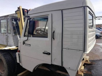 Кабина КамАЗ 53205 бортовой